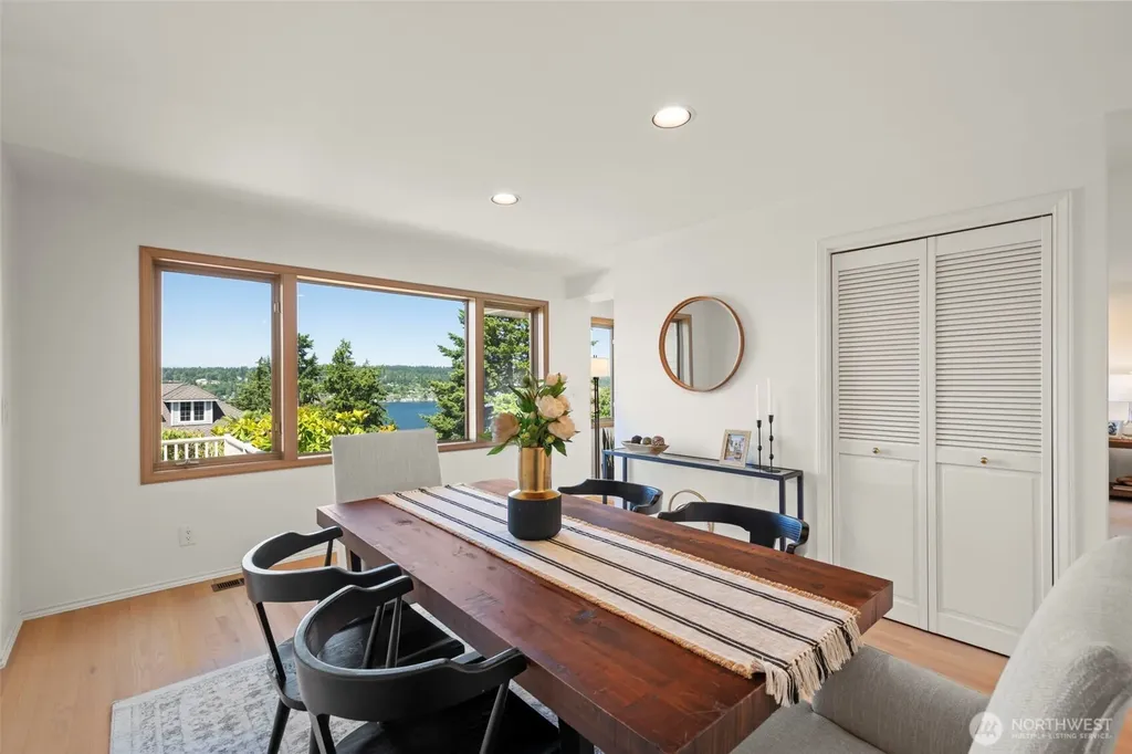 6121 NE 152nd Street Kenmore WA 98028