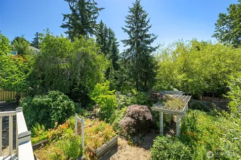 6121 NE 152nd Street Kenmore WA 98028