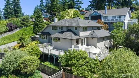 6121 NE 152nd Street Kenmore WA 98028