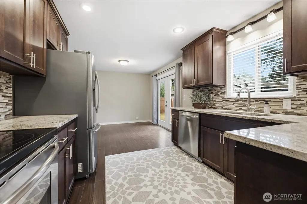 6911 Vandermark Road E Bonney Lake WA 98391
