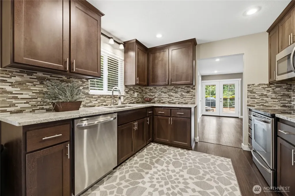 6911 Vandermark Road E Bonney Lake WA 98391