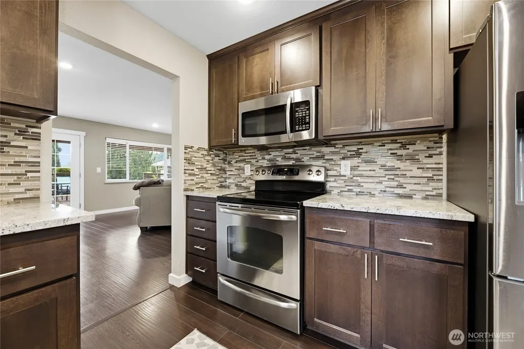 6911 Vandermark Road E Bonney Lake WA 98391