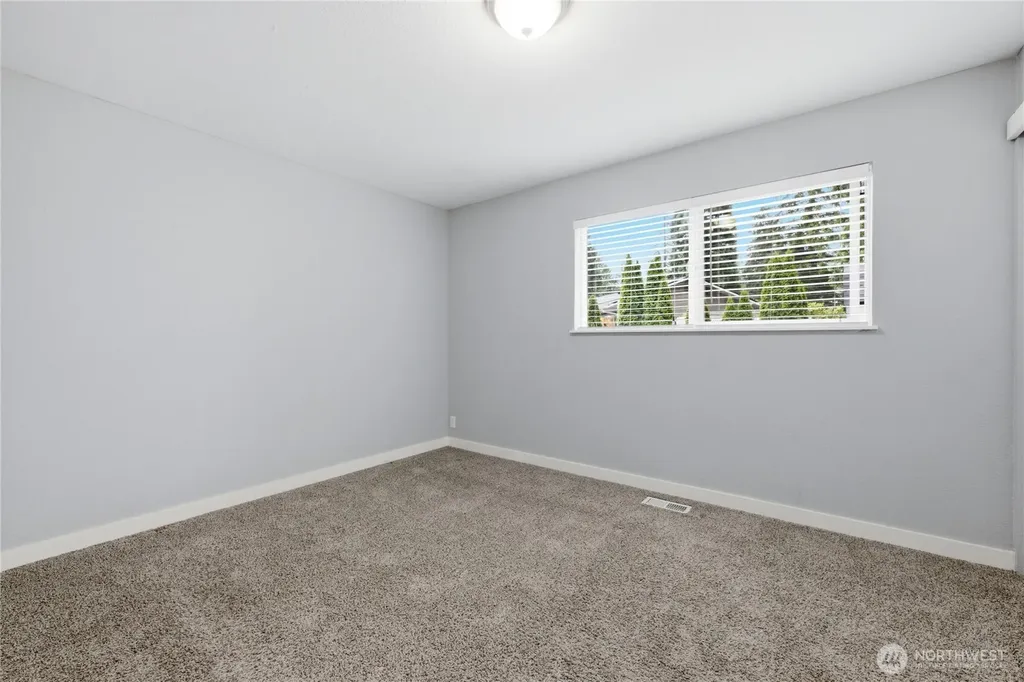 6911 Vandermark Road E Bonney Lake WA 98391