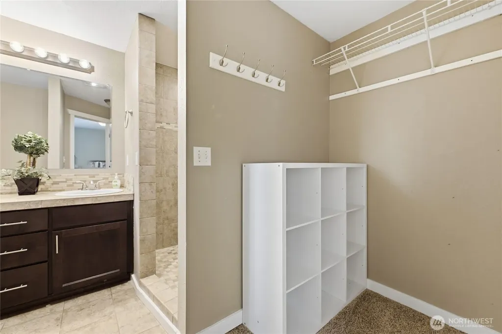 6911 Vandermark Road E Bonney Lake WA 98391
