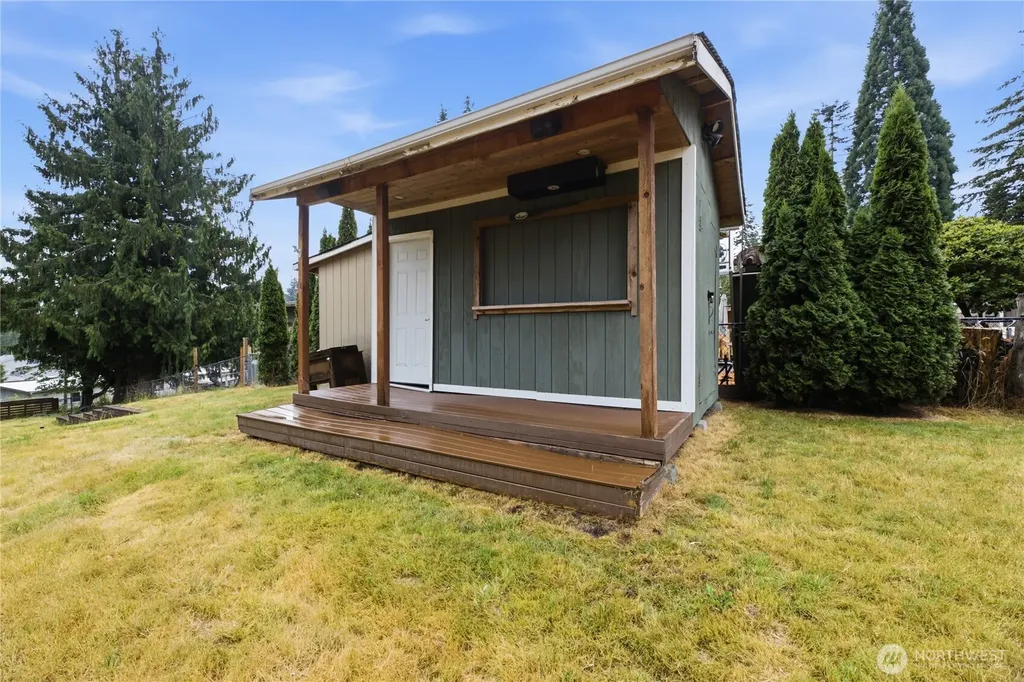 6911 Vandermark Road E Bonney Lake WA 98391