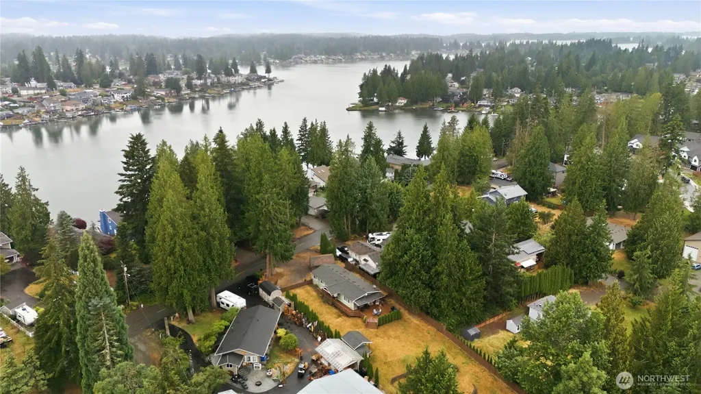 6911 Vandermark Road E Bonney Lake WA 98391