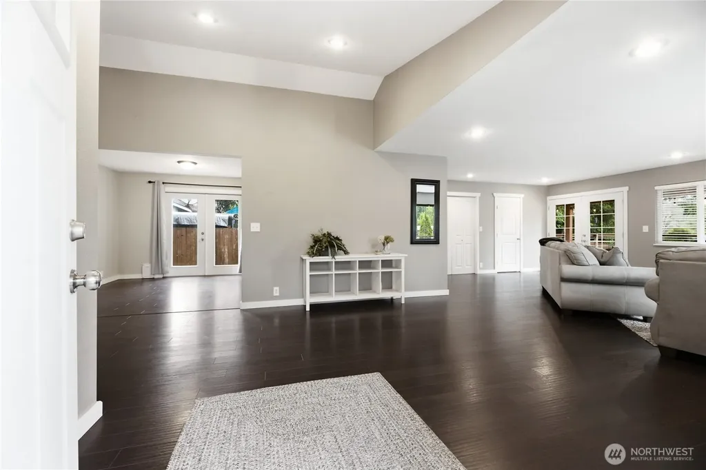 6911 Vandermark Road E Bonney Lake WA 98391