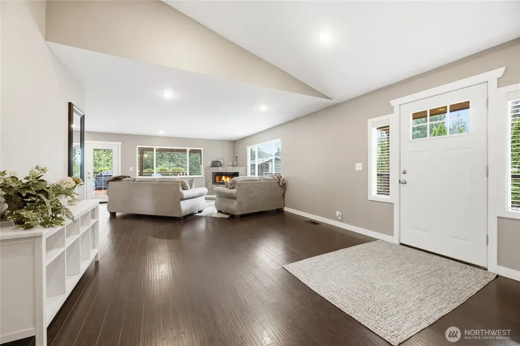 6911 Vandermark Road E Bonney Lake WA 98391