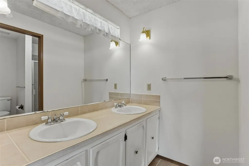 611 SW 293rd Street Federal Way WA 98023