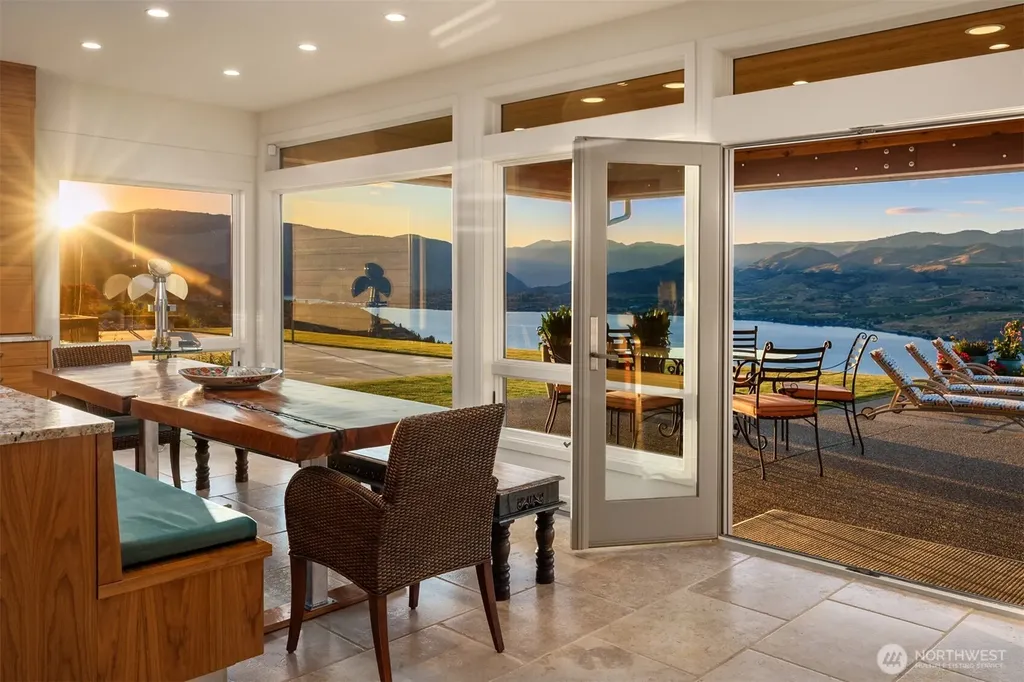 450 Hawks Meadow Road Chelan WA 98816