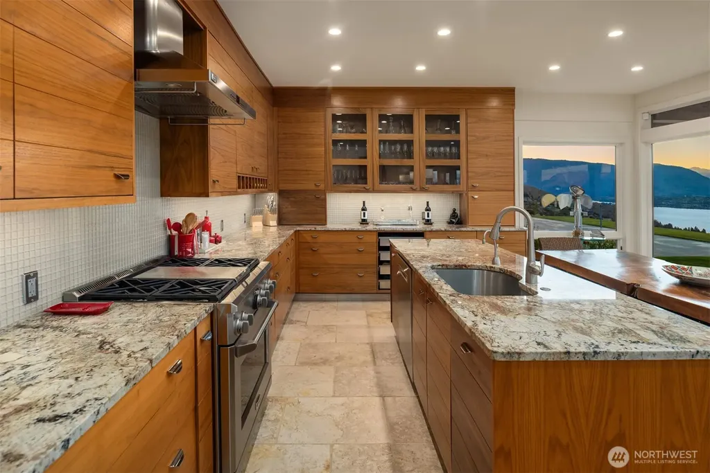 450 Hawks Meadow Road Chelan WA 98816