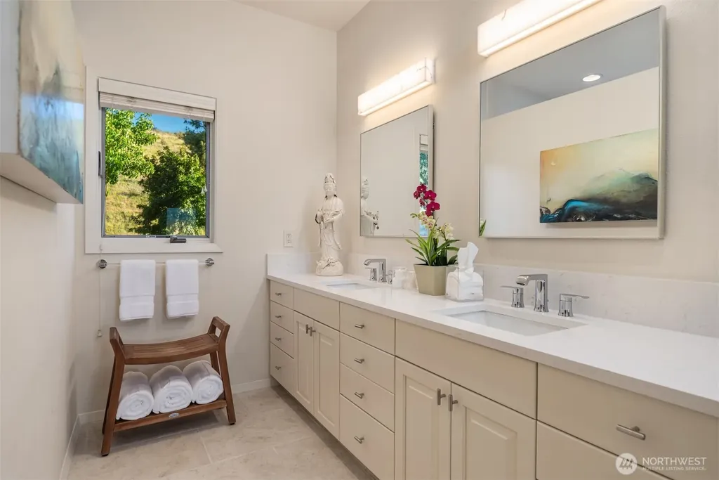 450 Hawks Meadow Road Chelan WA 98816