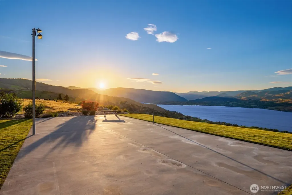 450 Hawks Meadow Road Chelan WA 98816