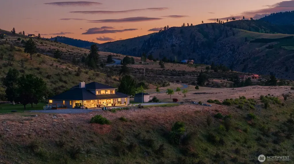 450 Hawks Meadow Road Chelan WA 98816