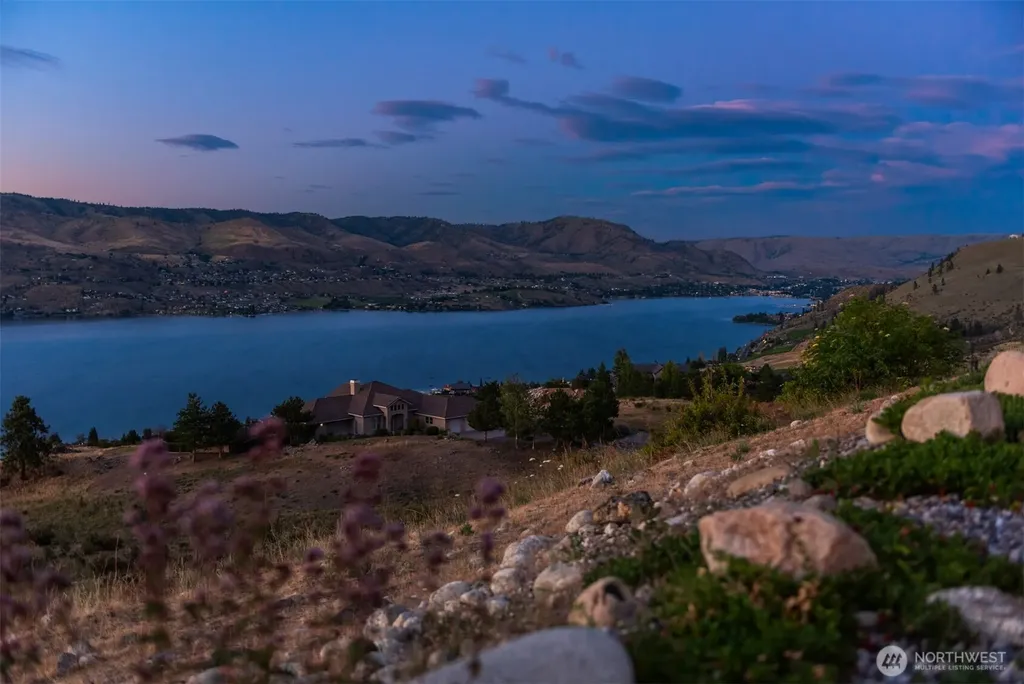 450 Hawks Meadow Road Chelan WA 98816