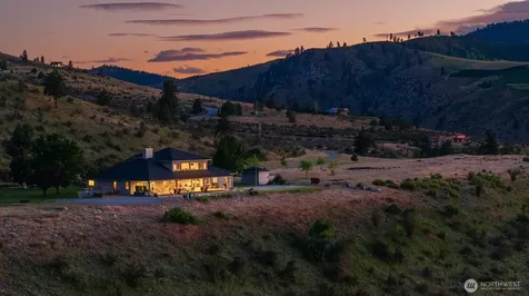 450 Hawks Meadow Road Chelan WA 98816