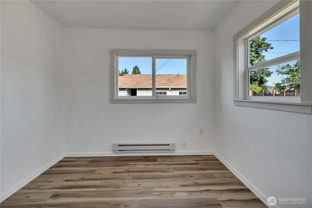 223 R Street NE Auburn WA 98002