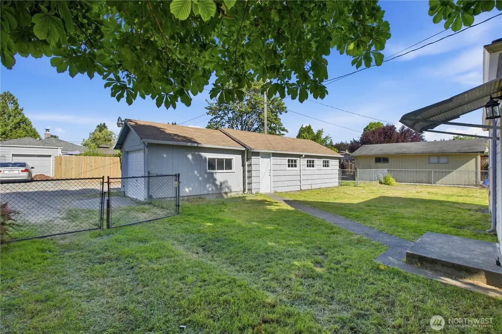 223 R Street NE Auburn WA 98002