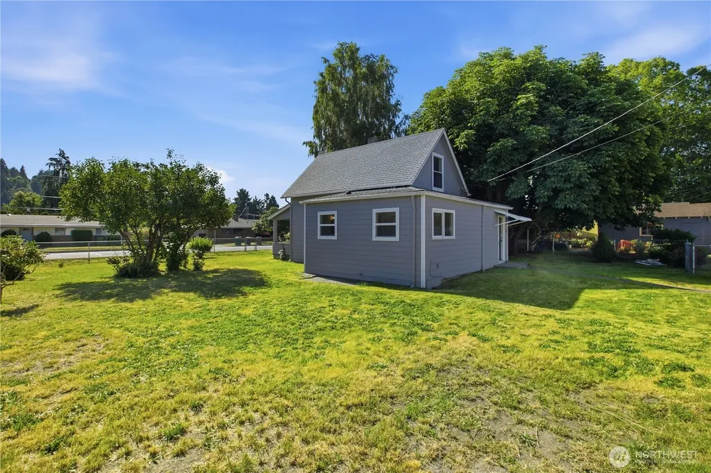 223 R Street NE Auburn WA 98002