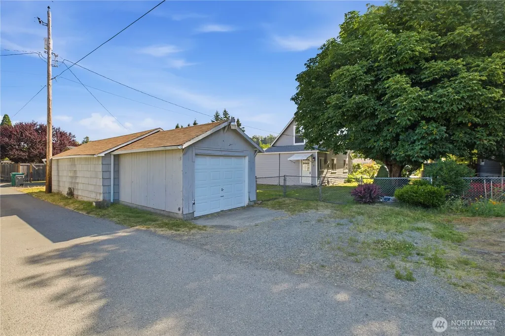 223 R Street NE Auburn WA 98002