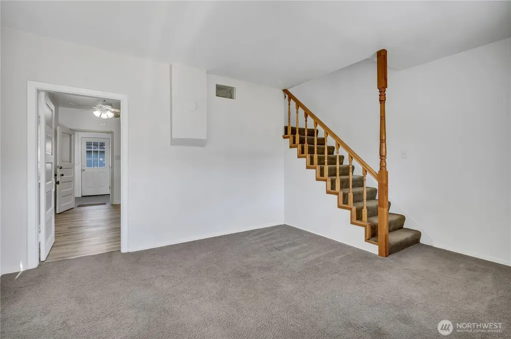 223 R Street NE Auburn WA 98002