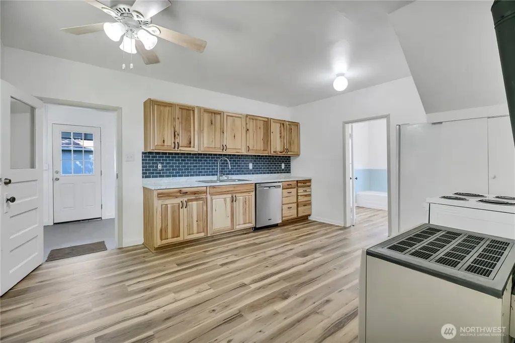 223 R Street NE Auburn WA 98002