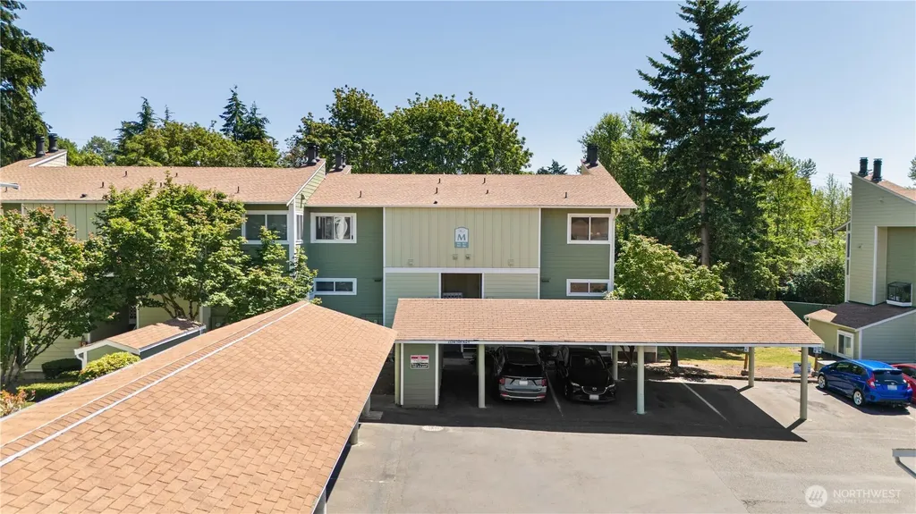 22246 24th Avenue S Des Moines WA 98198