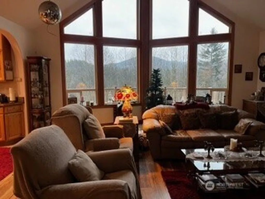 48219 284th Avenue SE Enumclaw WA 98022
