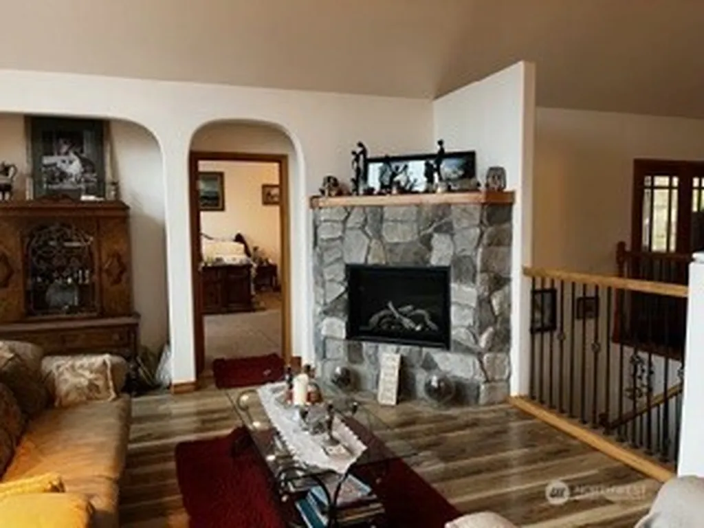 48219 284th Avenue SE Enumclaw WA 98022
