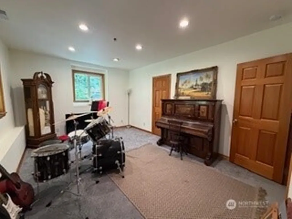 48219 284th Avenue SE Enumclaw WA 98022