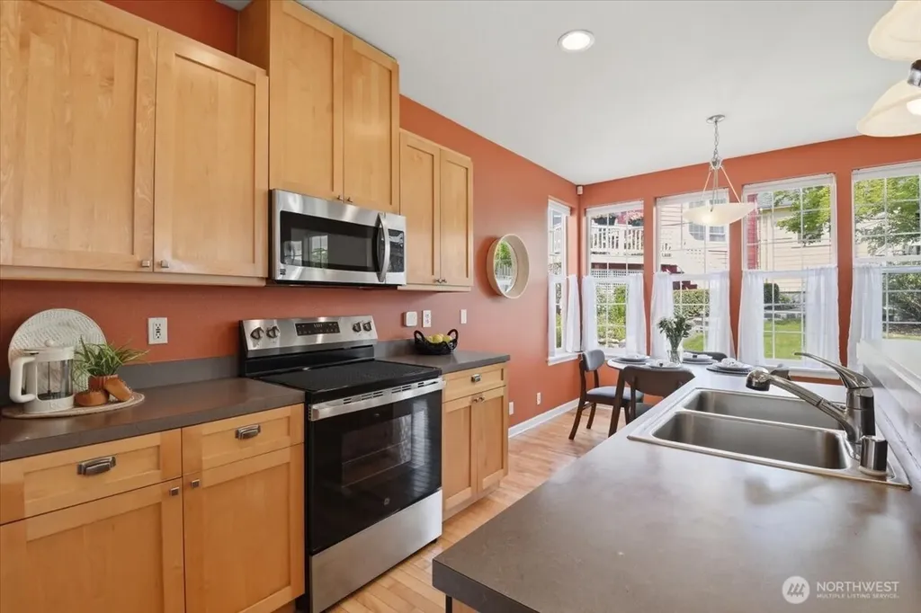 104 NE Sunset Street Poulsbo WA 98370