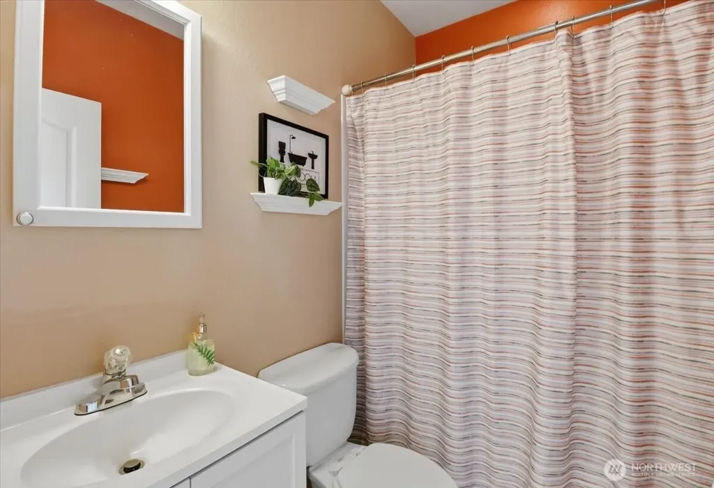 104 NE Sunset Street Poulsbo WA 98370