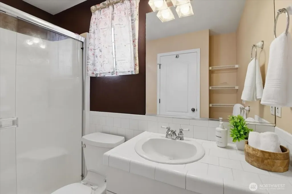 104 NE Sunset Street Poulsbo WA 98370