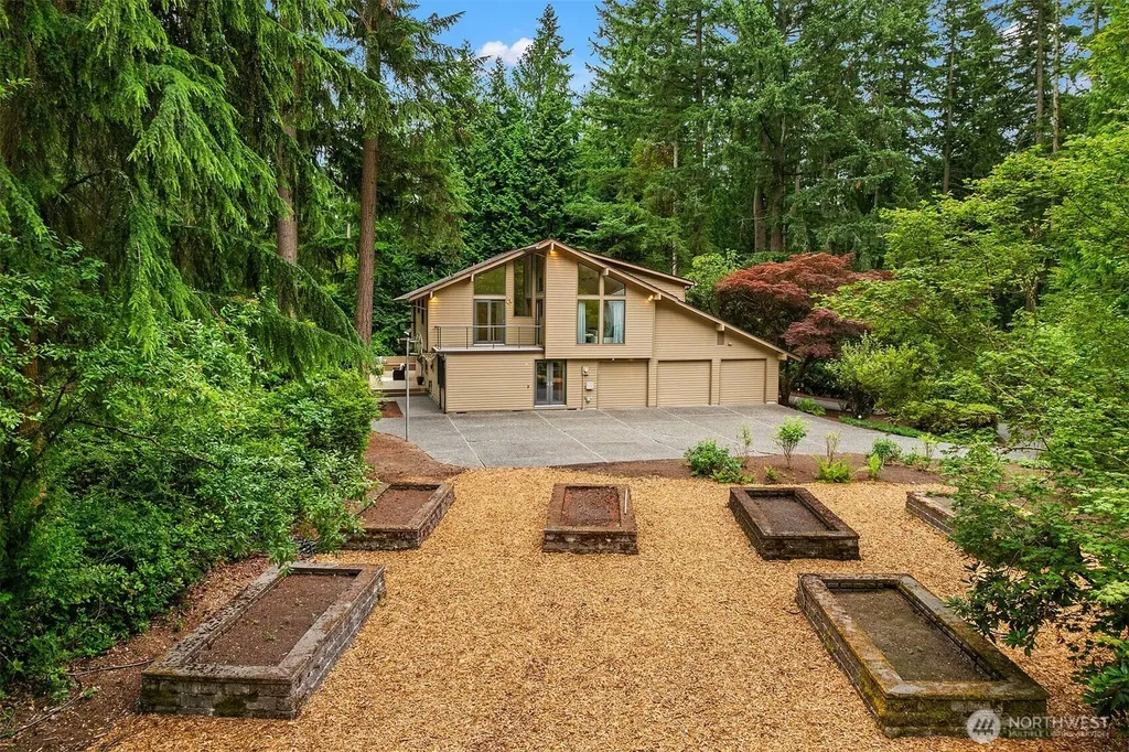 12820 NE 39th Street Bellevue WA 98005