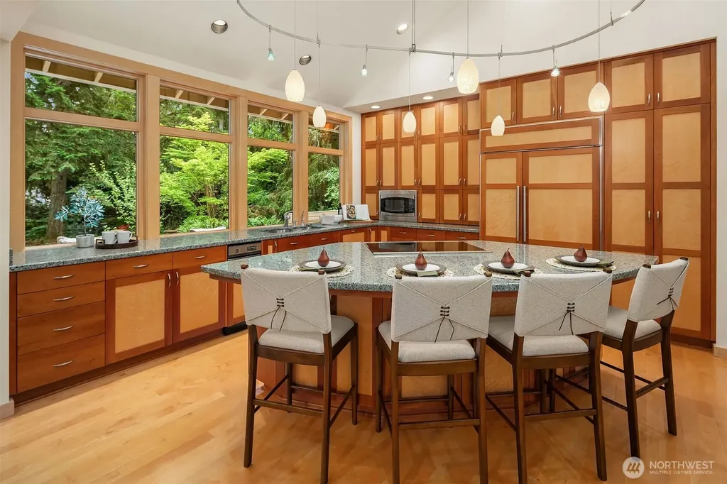 12820 NE 39th Street Bellevue WA 98005