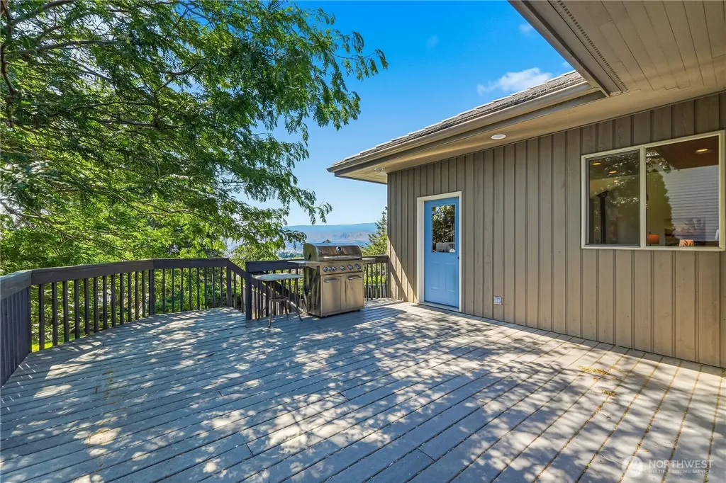 323 Stoneybrook Lane Wenatchee WA 98801