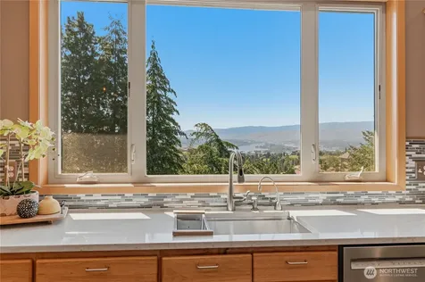 323 Stoneybrook Lane Wenatchee WA 98801
