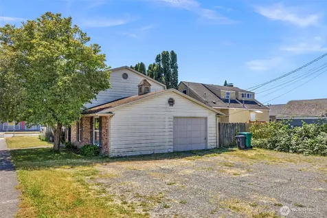 1527 8th Street Marysville WA 98270