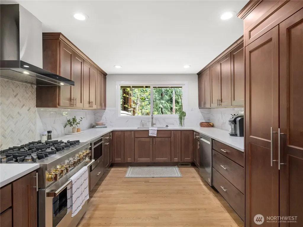 15245 260th Avenue SE Issaquah WA 98027