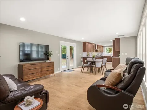 15245 260th Avenue SE Issaquah WA 98027
