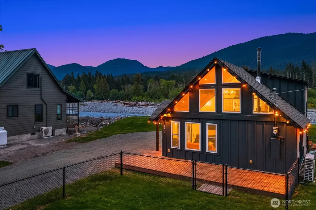 132 Slalom Way Packwood WA 98361