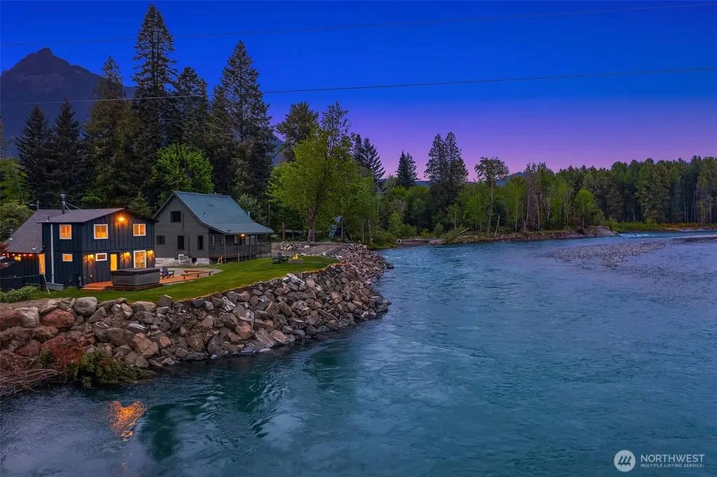 132 Slalom Way Packwood WA 98361