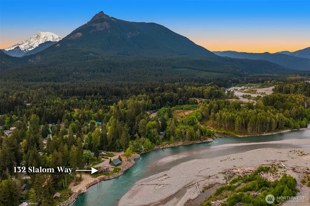132 Slalom Way Packwood WA 98361
