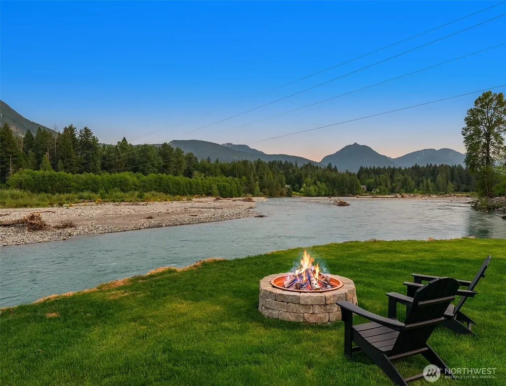 132 Slalom Way Packwood WA 98361