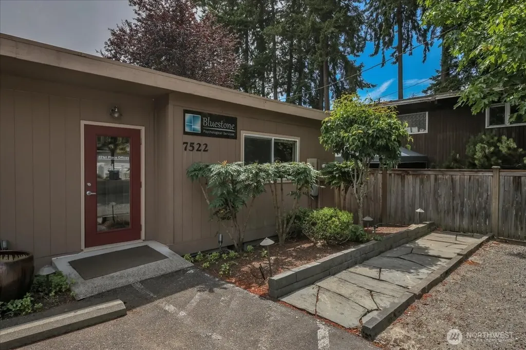 7522 221st Place SW Edmonds WA 98026
