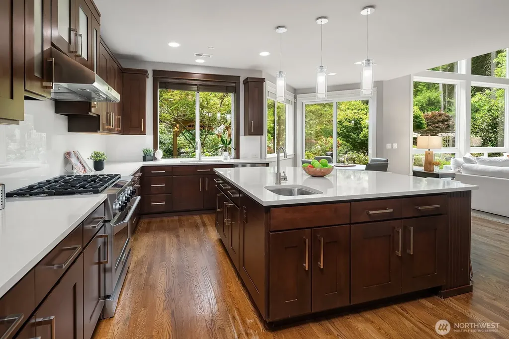 9233 255th Avenue NE Redmond WA 98053