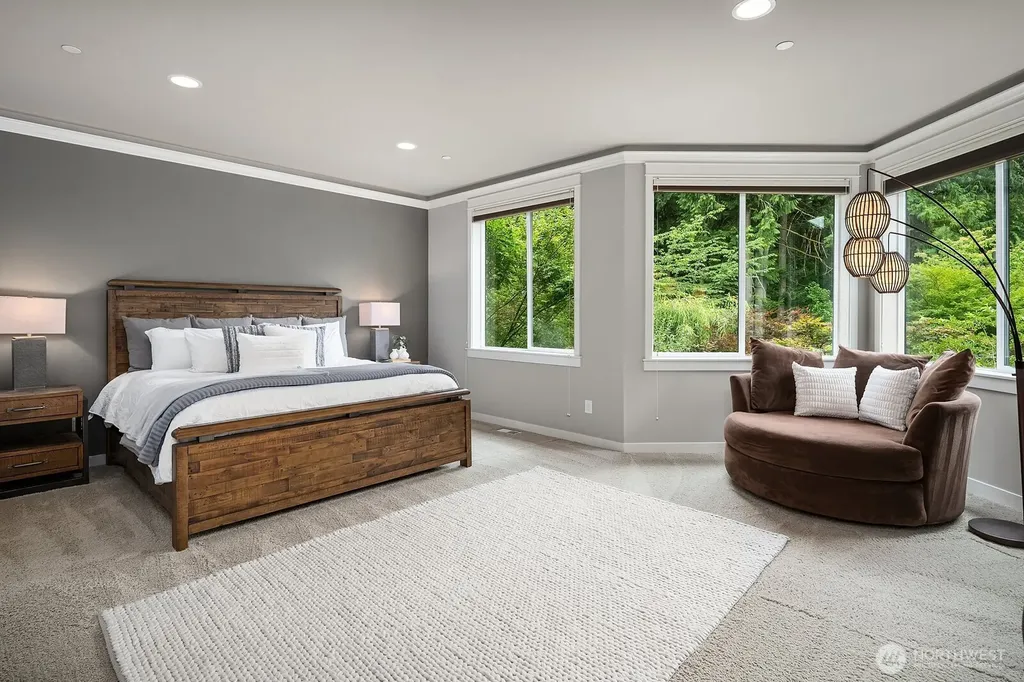 9233 255th Avenue NE Redmond WA 98053