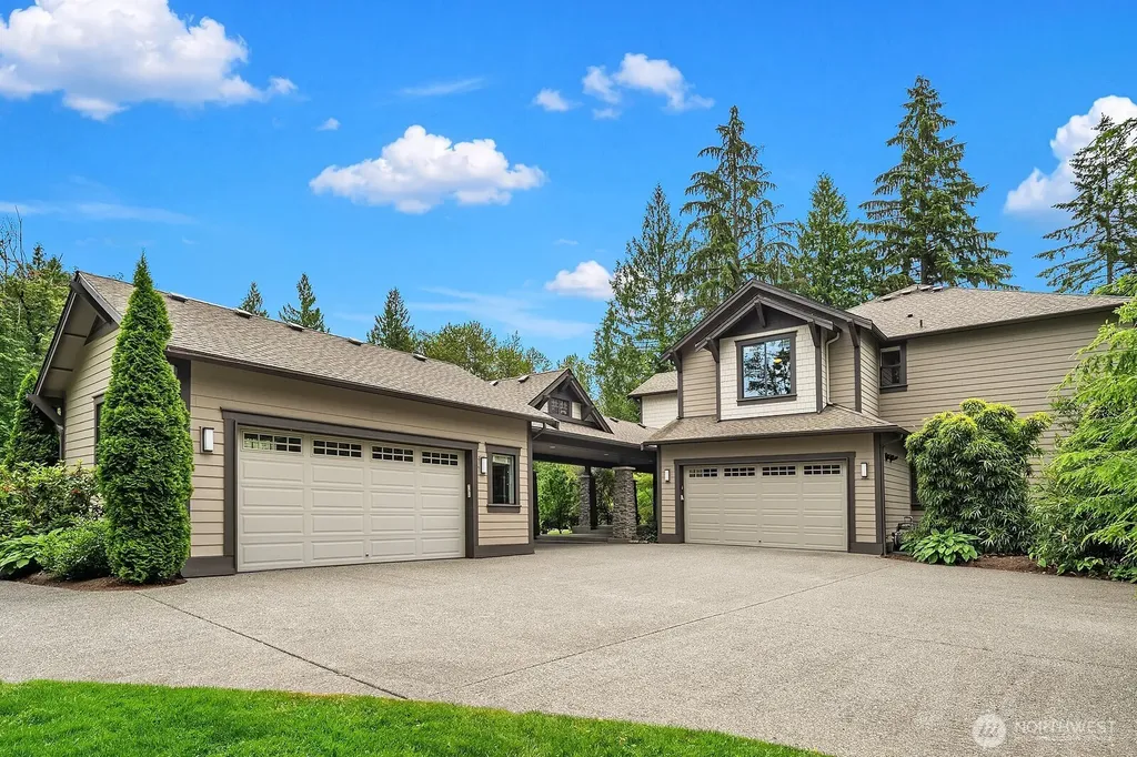 9233 255th Avenue NE Redmond WA 98053