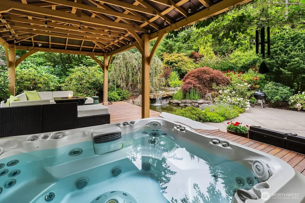 9233 255th Avenue NE Redmond WA 98053