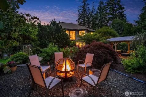 9233 255th Avenue NE Redmond WA 98053